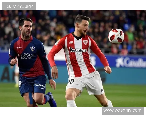 英超激战：利物浦完胜巴黎圣日耳曼红牌事件引发全场热议与战术分析